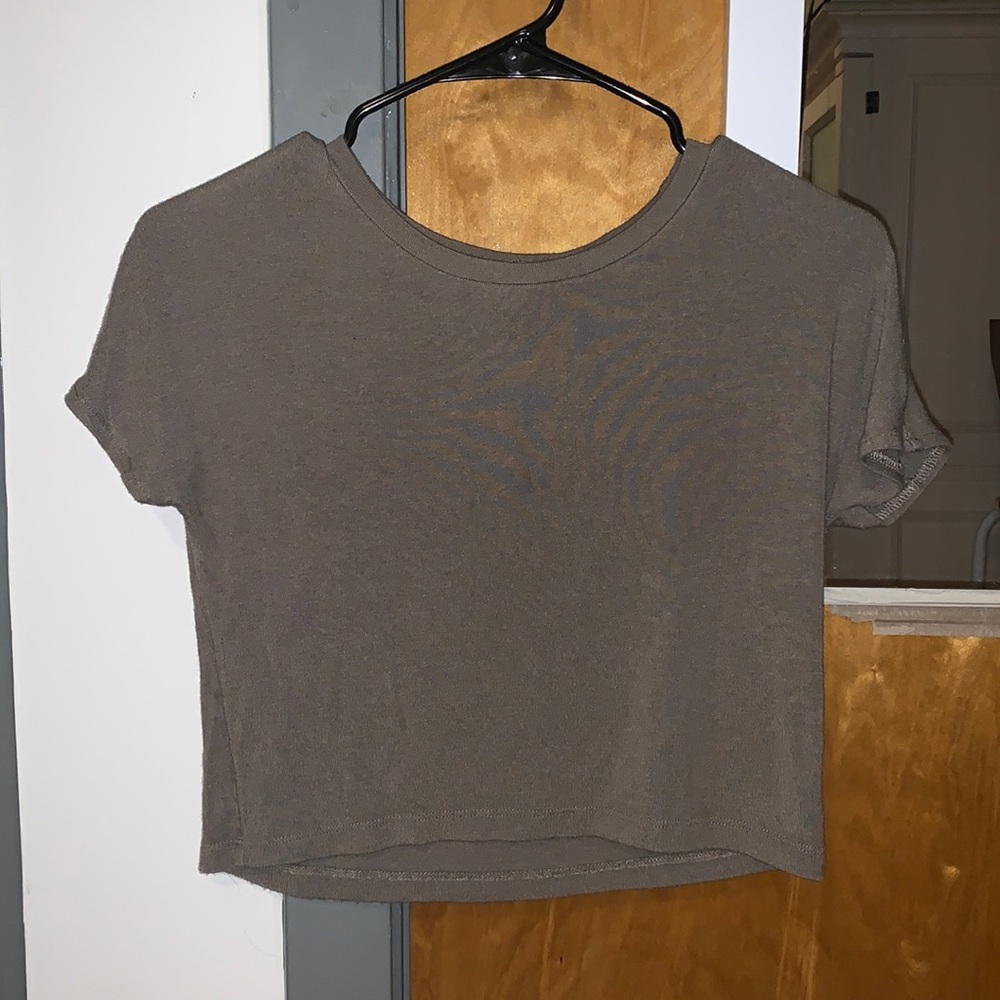 crop short sleeve top